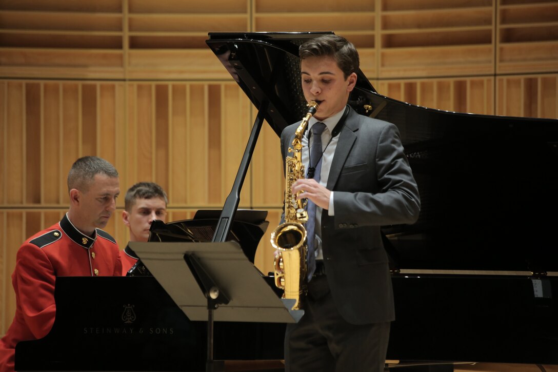 On Saturday, Feb. 24, the Marine Band hosted its annual recital for the 2017-18 Concerto Competition for High School Musicians at the John Philip Sousa Band Hall in Washington, D.C. The panel of judges consisted of Marine Band Director Col. Jason K. Fettig, Assistant Directors Maj. Michelle A. Rakers and Capt. Ryan J. Nowlin, and guest adjudicator professor Dennis Zeisler from Old Dominion University (ODU) in Norfolk, Va. The semi-finalists include tuba player Robert Black, flutist Tessa Vermeulen, saxophone player Jordan Savage, flutist Jennifer Wang, and bassoonist Daniel McCarty.