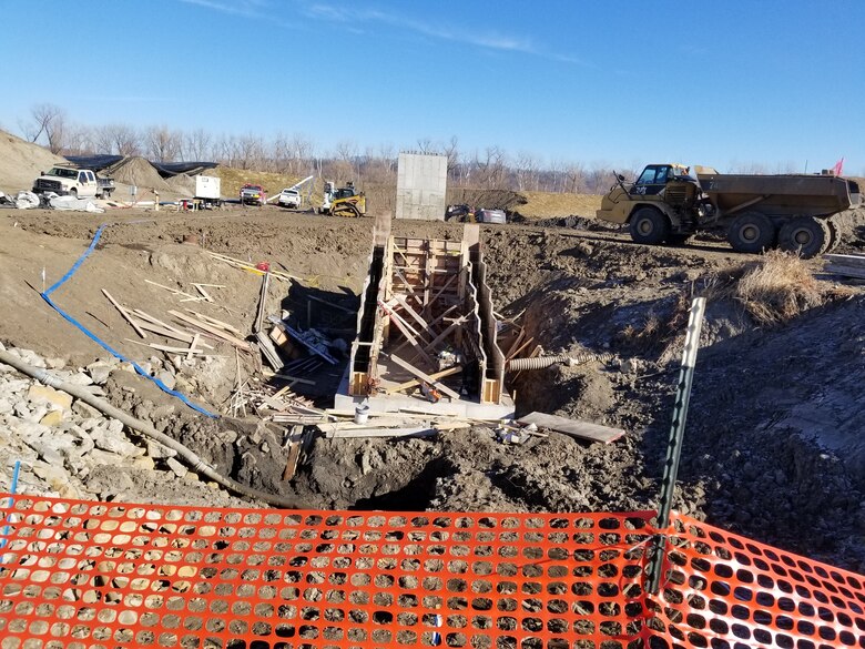 Construction of levee improvements in St. Joseph, Mo.