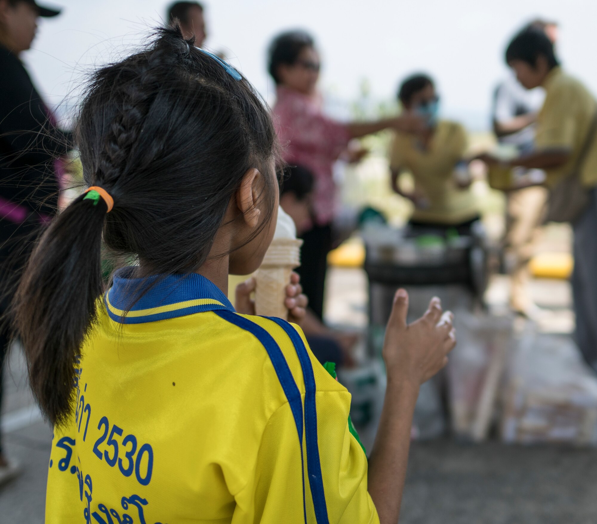 Airmen bring charity to local Thai school
