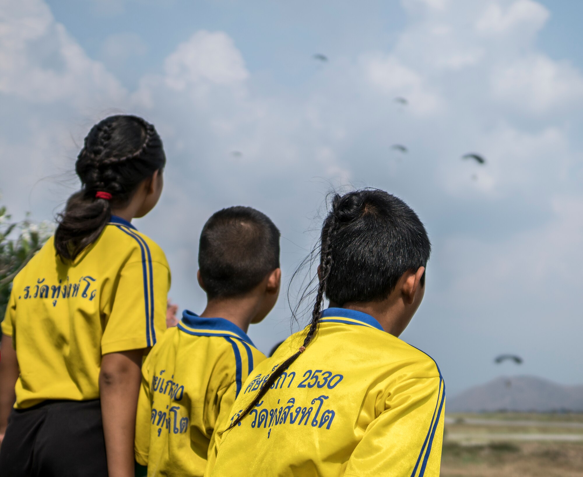 Airmen bring charity to local Thai school