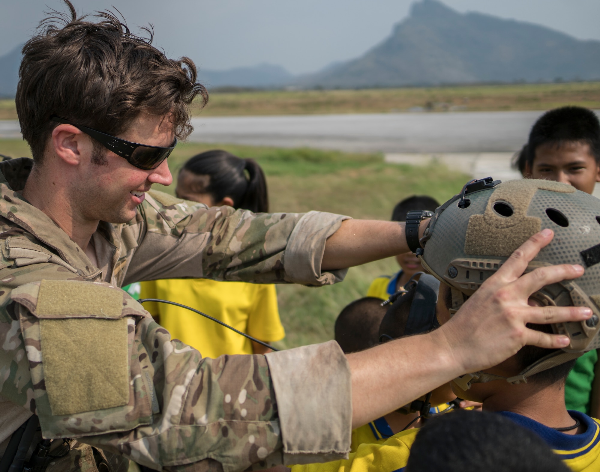 Bilateral friendship jump at Cobra Gold 2018