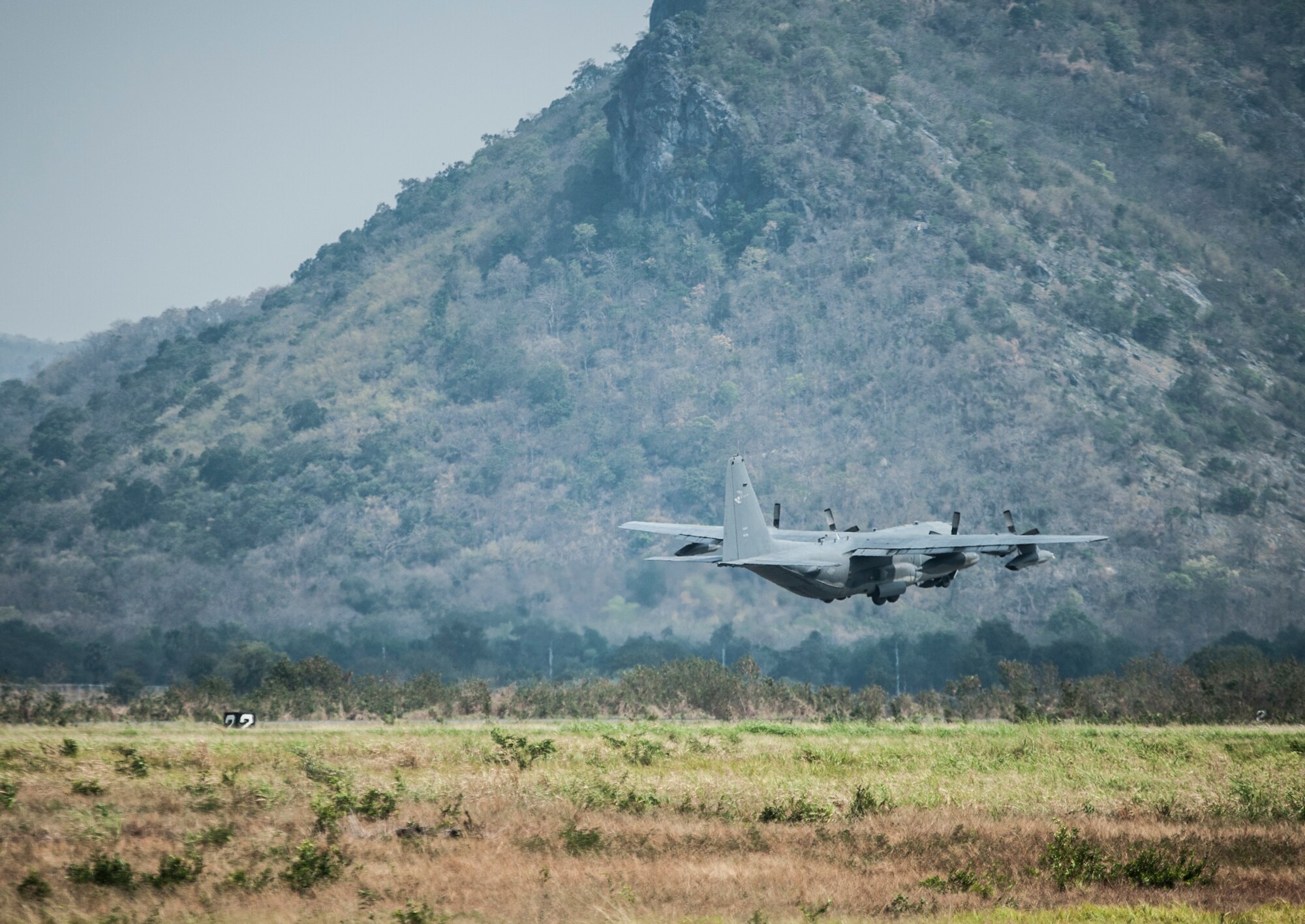 Bilateral friendship jump at Cobra Gold 2018