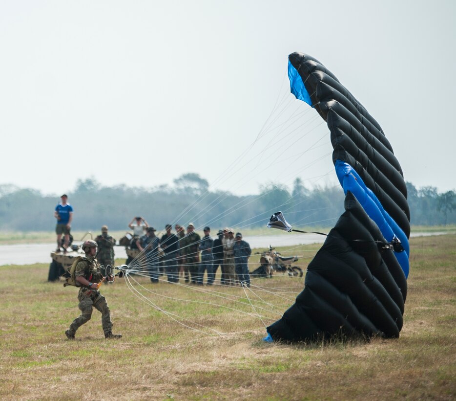 Bilateral friendship jump at Cobra Gold 2018