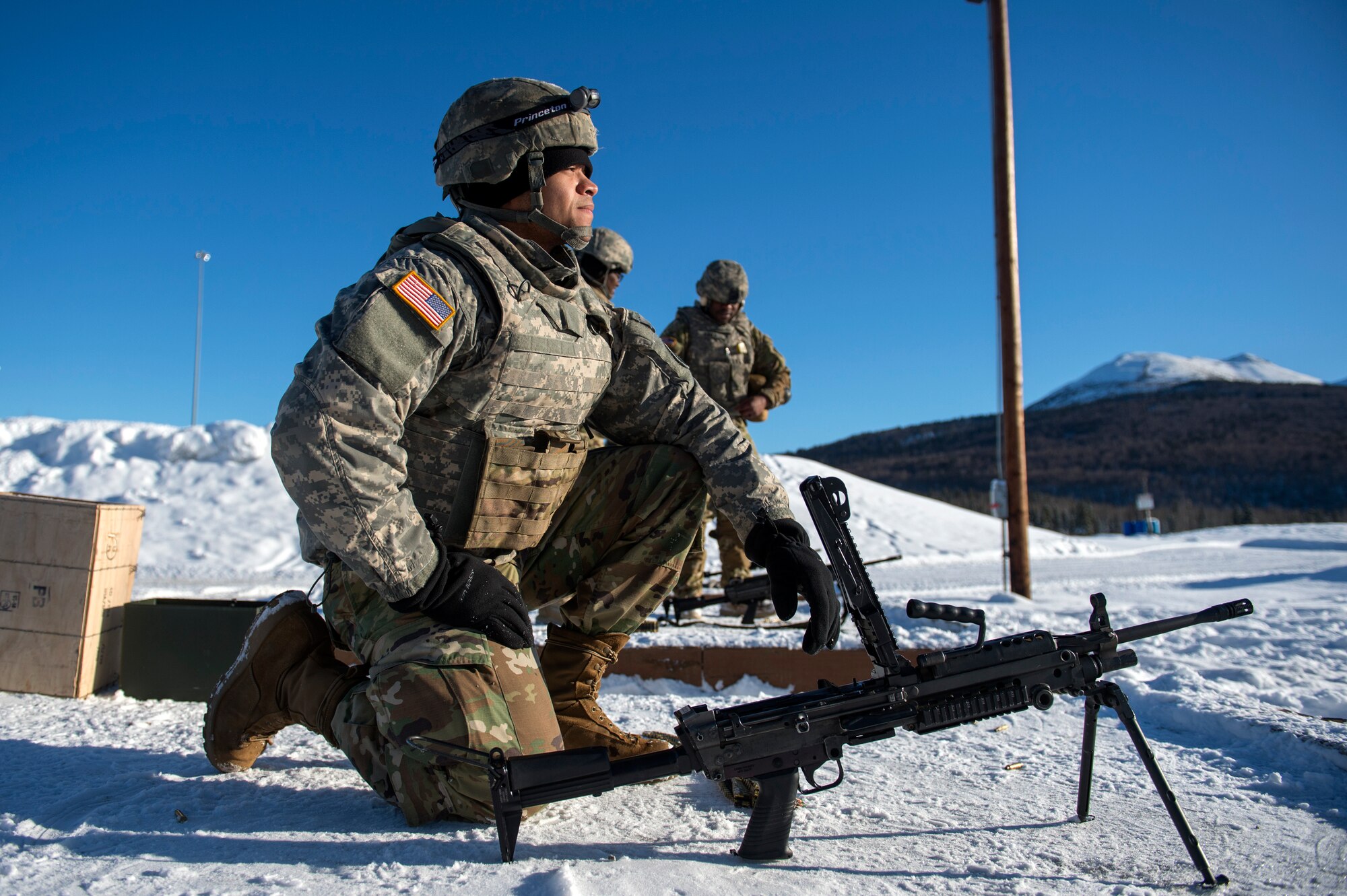 17th Combat Sustainment Support Battalion Soldiers fire machine guns at JBER