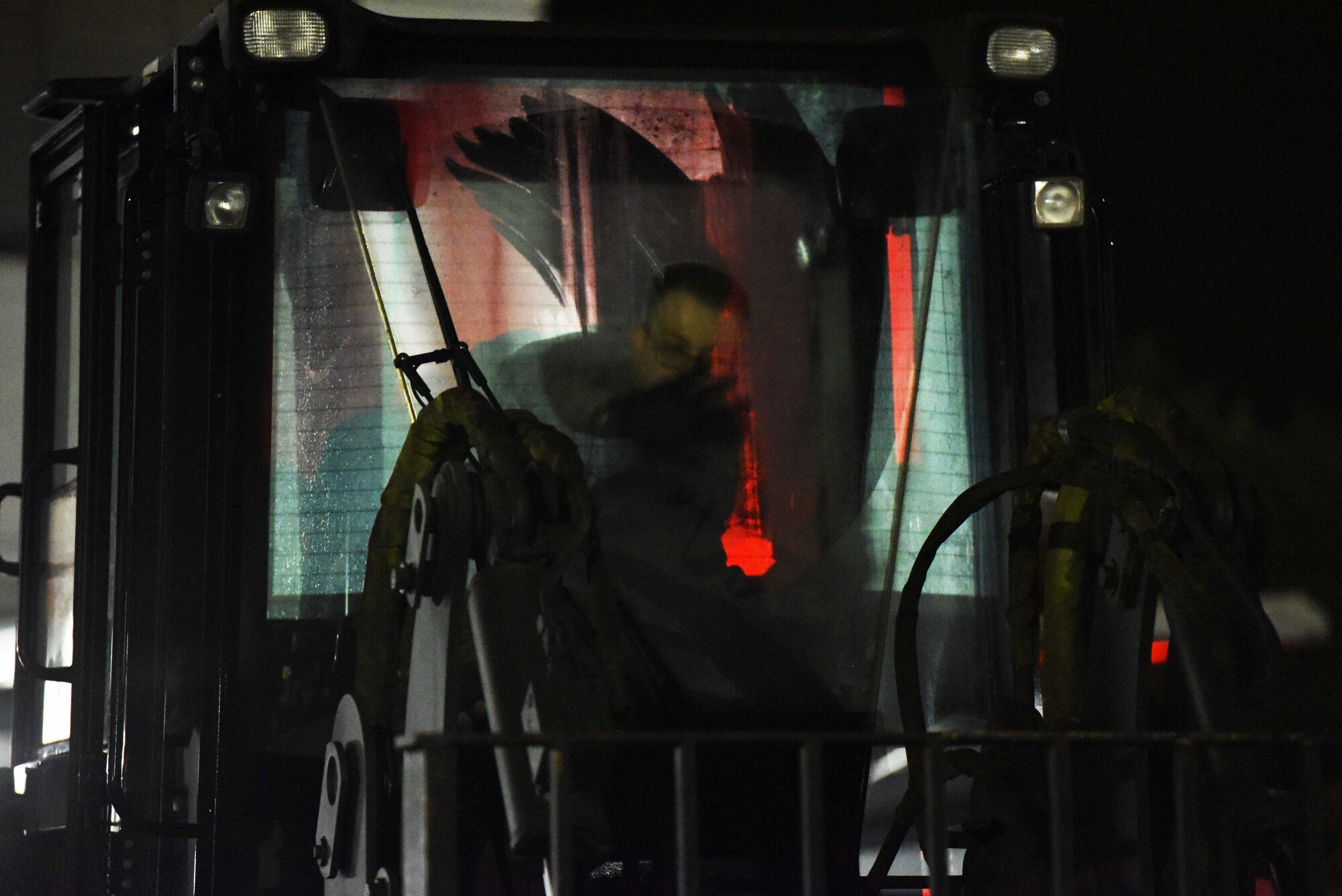 435 AEW, 86 LRS Airmen load pallets near the Ramstein Air Base flight line