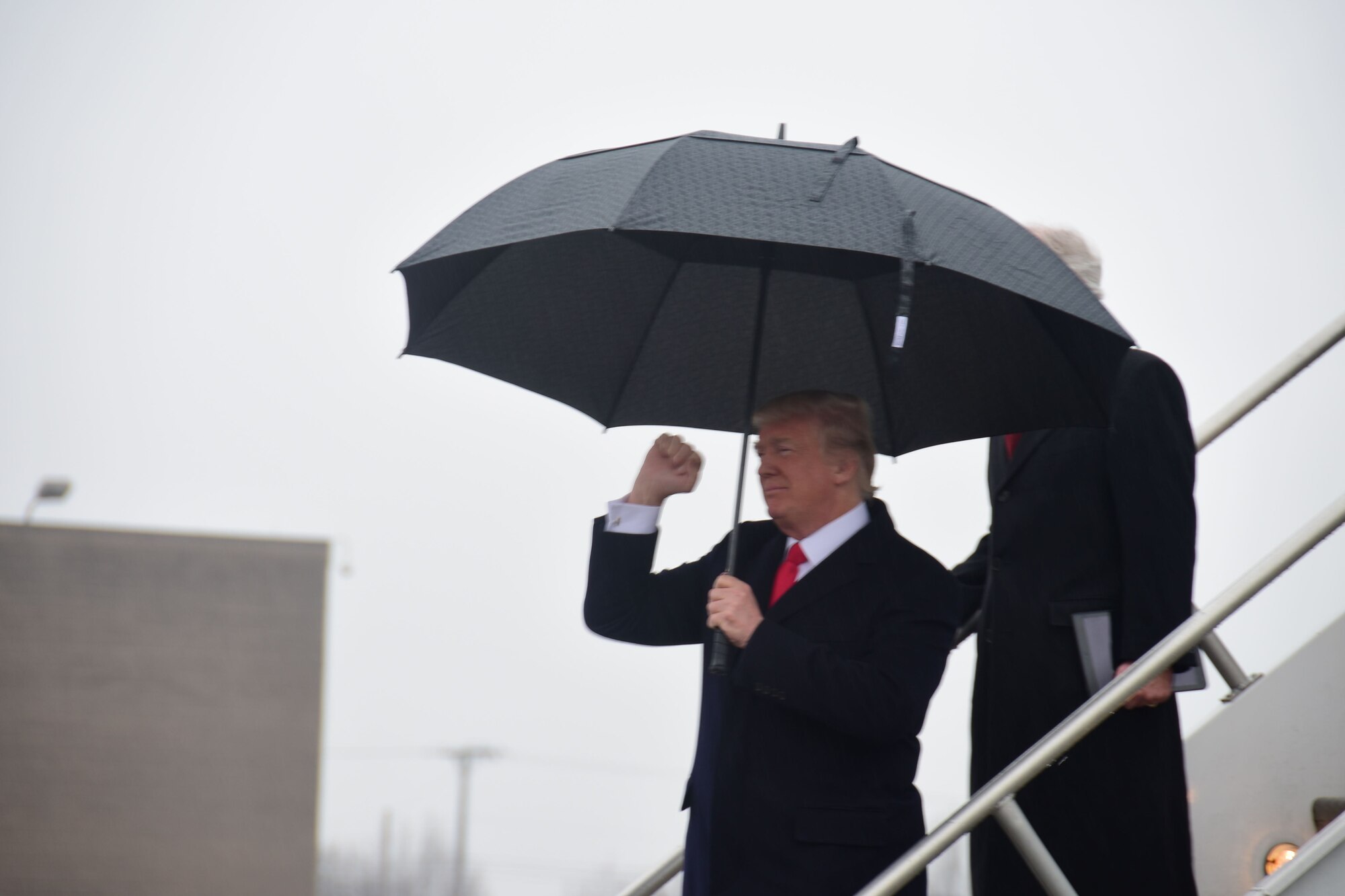 President Donald Trump lands at Berry Field Air National Guard Base, Nashville, Tennessee on Jan. 8, 2018. (U.S. Air National Guard photo by Master Sgt. Jeremy Cornelius)