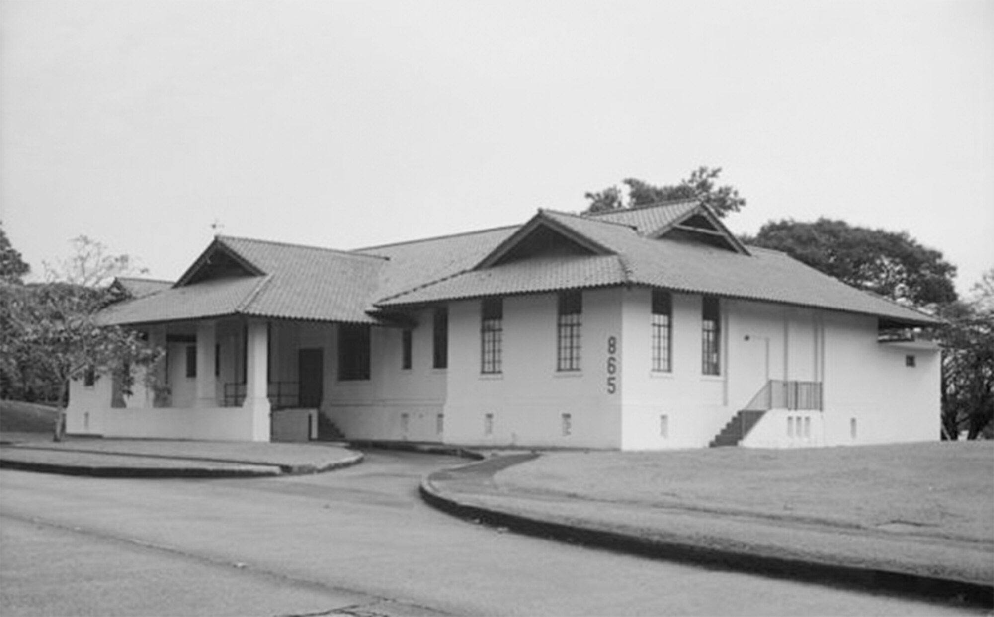 The Albrook Air Force Base Dispensary (Building 865), which provided medical service to not only Air Force personnel and dependents, but also to Latin American personnel in attendance at the Air Force School for Latin America (later known as the School for the Americas). (Photo courtesy of the Library of Congress)