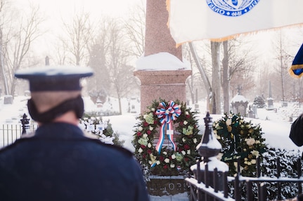 Col. David Warnick, commander of the 107th Mission Support Group, Niagara Falls Air Reserve Station, New York Air National Guard, prepares to lay a wreath on behalf of the president at the grave of Millard Fillmore, the 13th president, Buffalo, N.Y., Jan. 5, 2018.