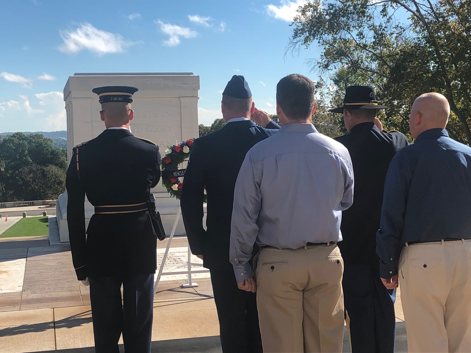 Alabama Guardsman Lays Wreath at Arlington