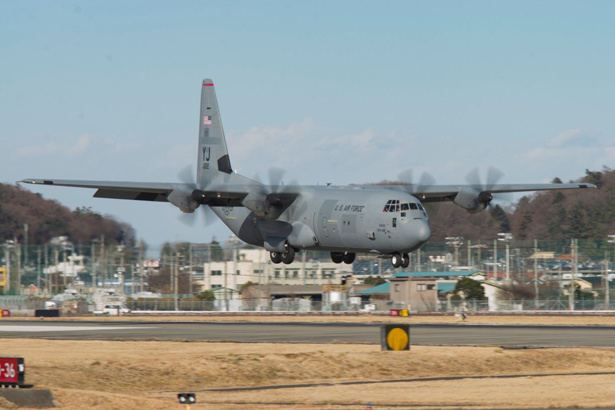 Yokota receives 10th C-130J from Dyess AFB