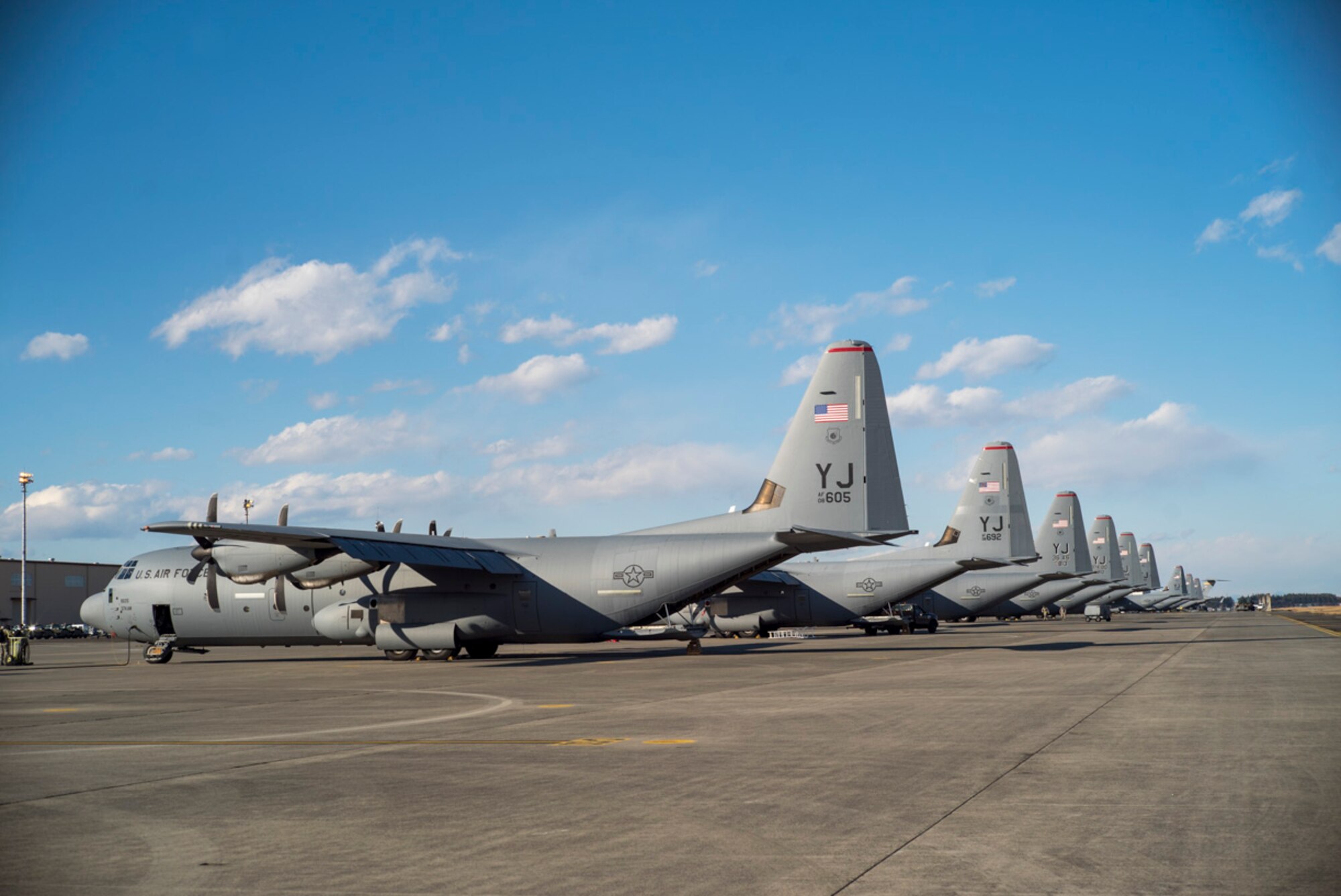 Yokota receives 10th C-130J from Dyess AFB