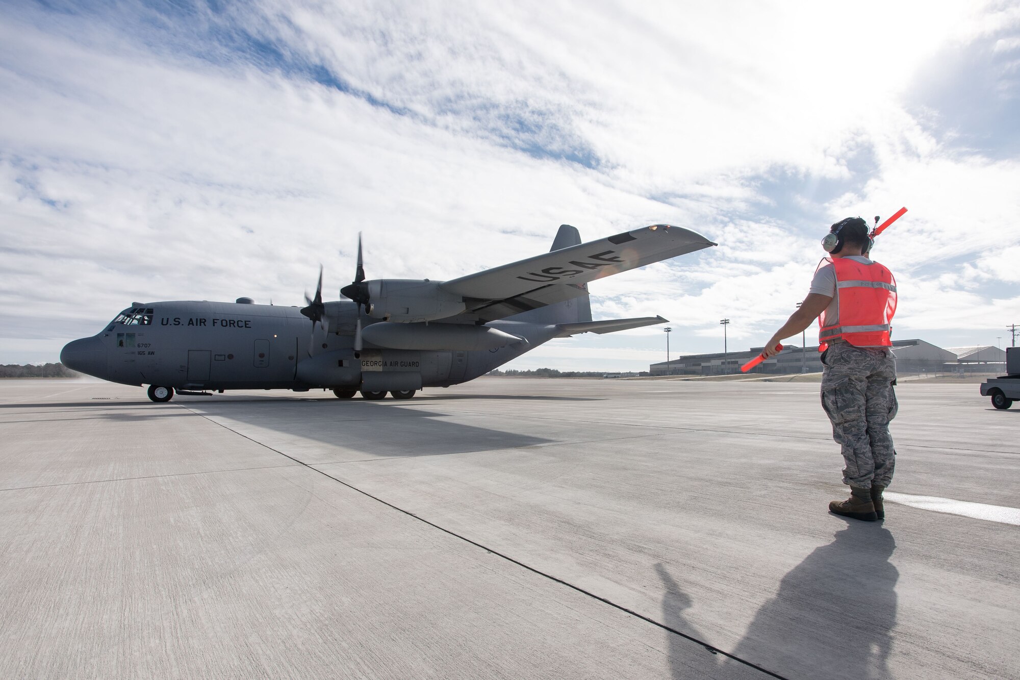 43d AMOG kicks off 2018 with joint airdrop training