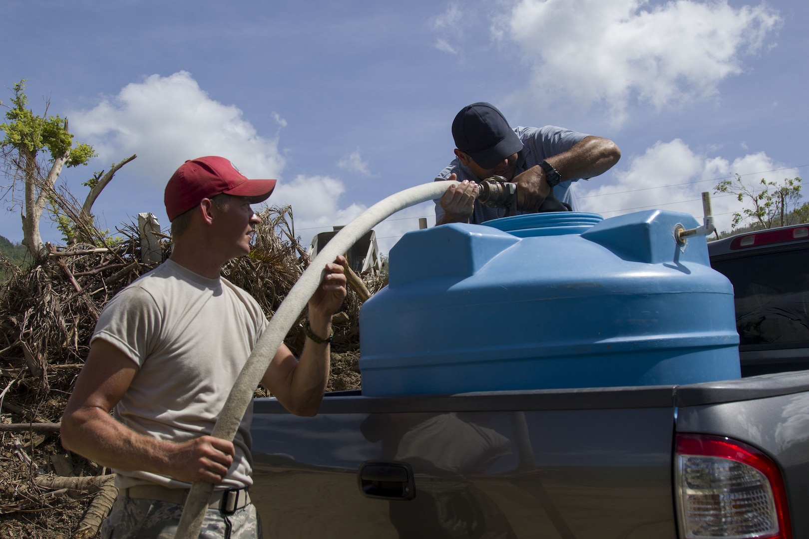 Filling tank