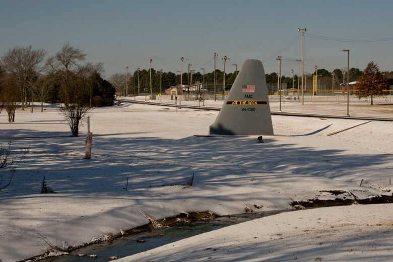 Lrafb Blanketed By First Snow Of The Year 913th Airlift Group Article Display