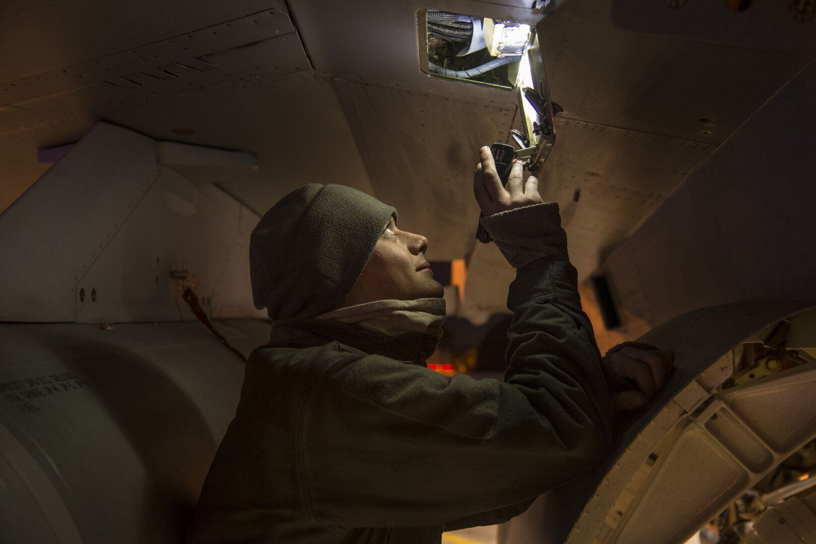 Night flying enhances aircraft maintenance unit's readiness