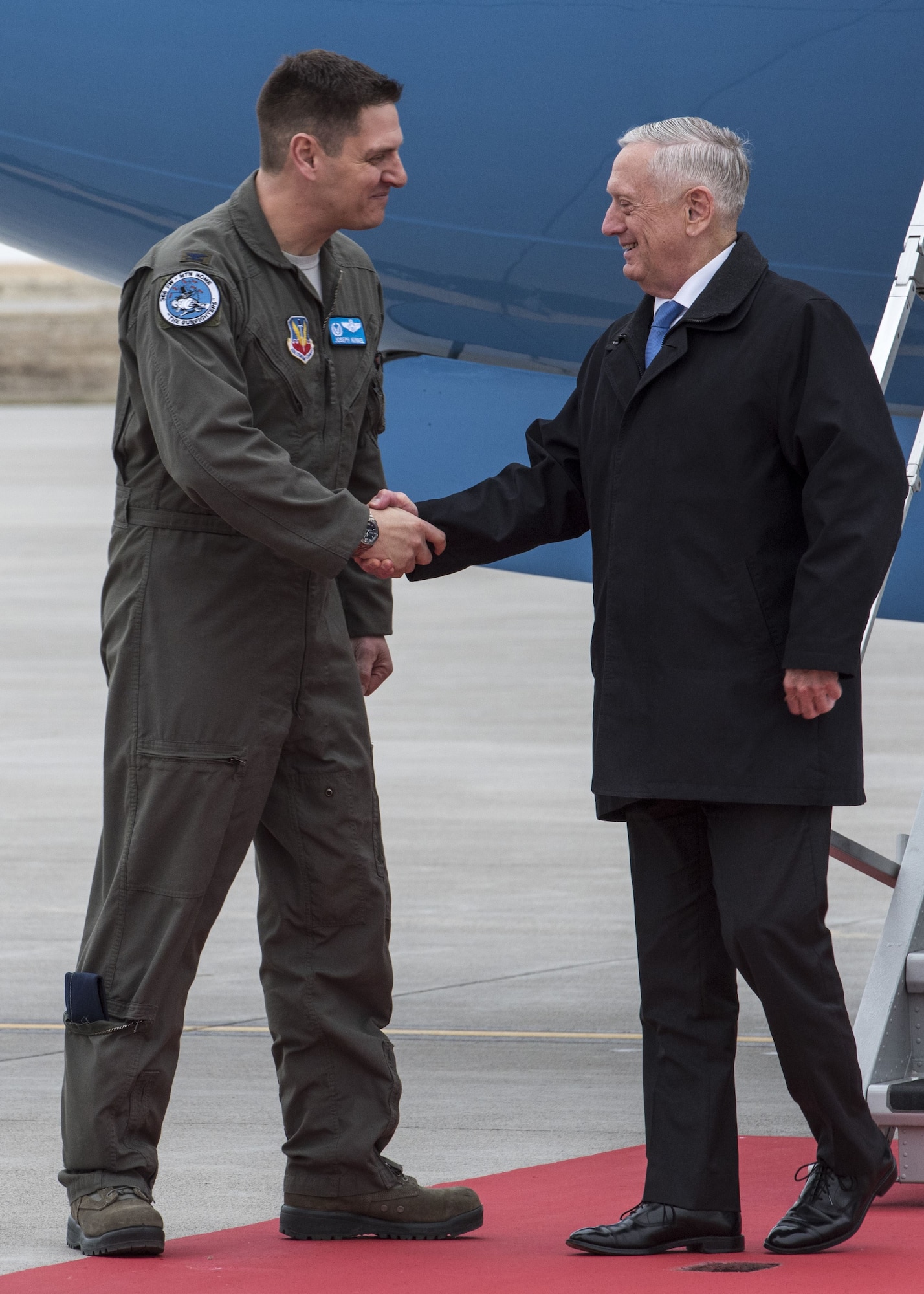 Col. Joseph Kunkel, 366th Fighter Wing commander, welcomes Defense Secretary James N. Mattis to Mountain Home Air Force Base, Idaho, Jan. 16, 2018. Mattis' visit included a meeting with base leadership and a town hall where he answered Airmen's questions.