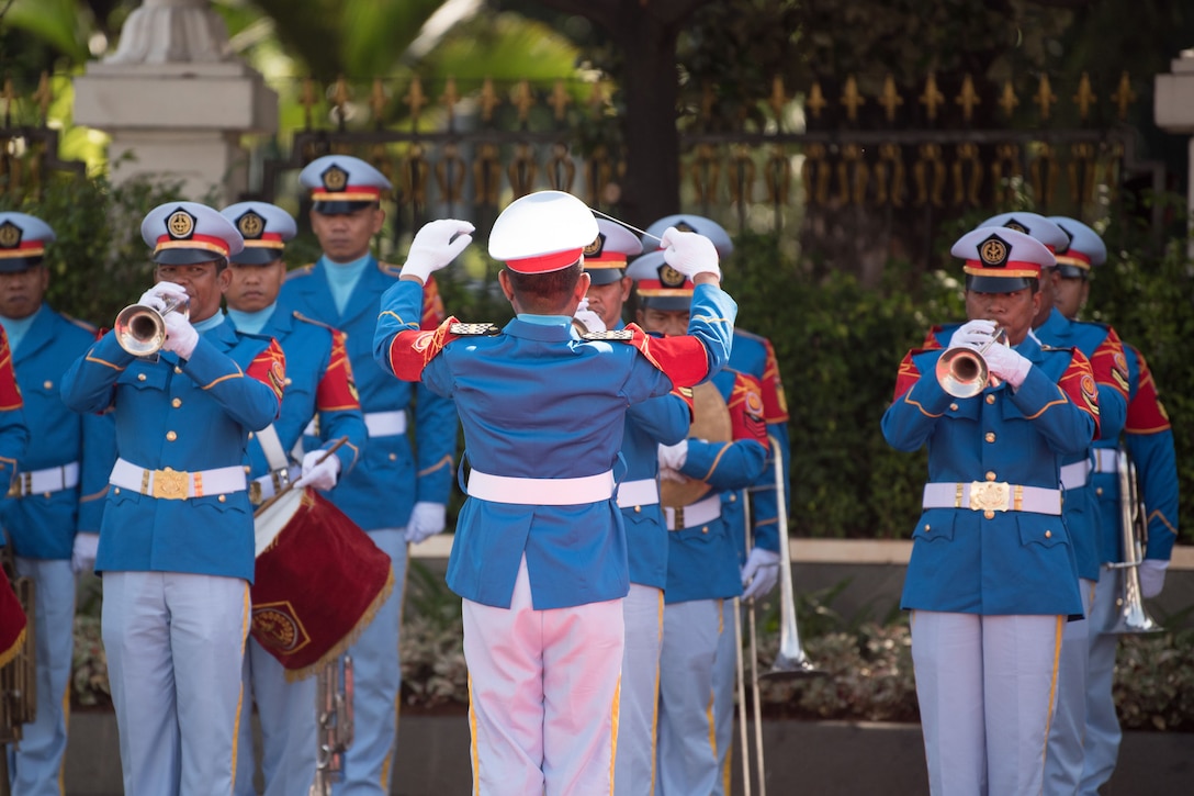 An Indonesian military band welcomes Mattis to the Indonesian defense ministry.