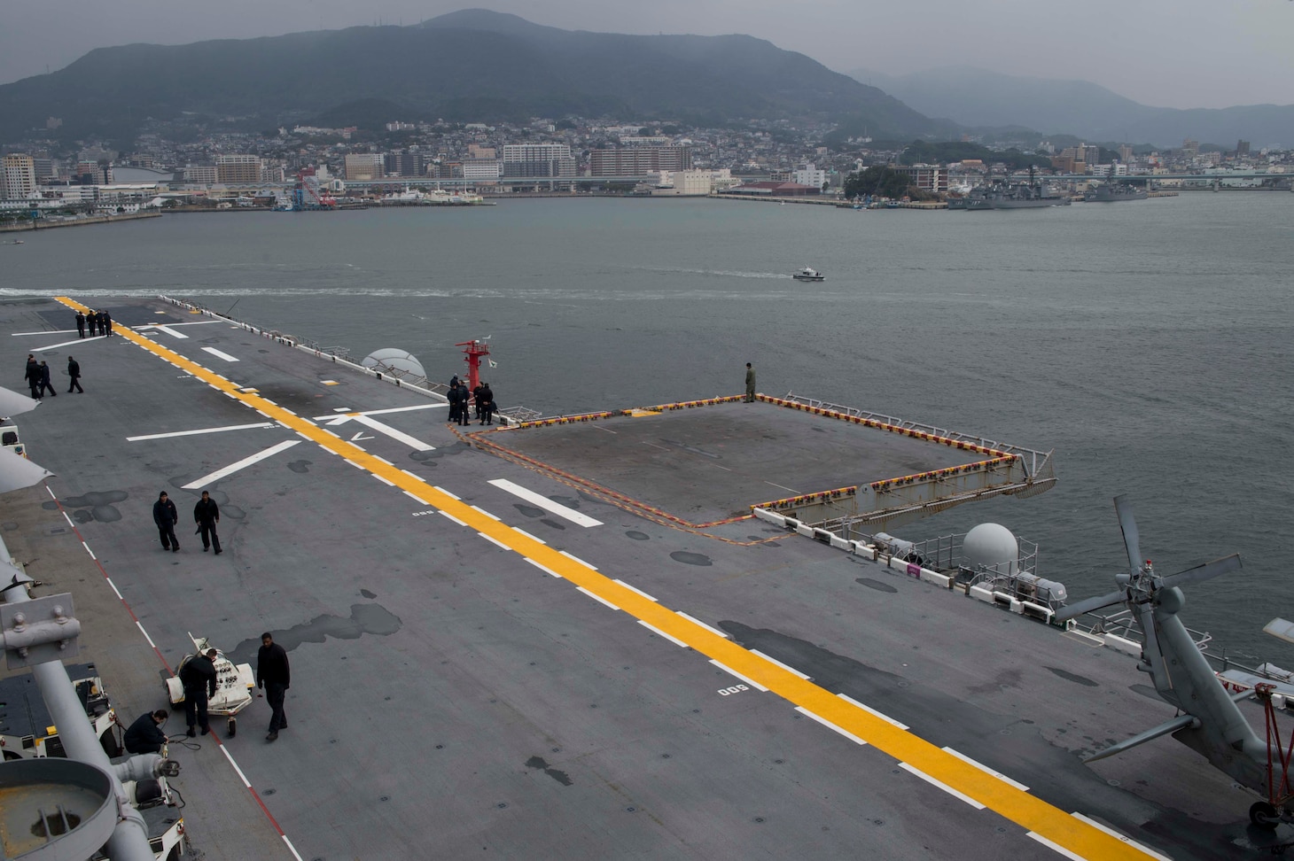 The
amphibious assault ship USS Bonhomme Richard (LHD 6) departs Sasebo, Japan. Bonhomme Richard is underway conducting a Readiness for Sea assessment ahead of a regularly scheduled patrol in the Indo-Asia- Pacific region.