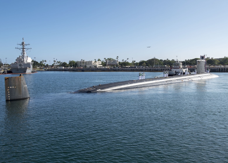 180126-N-KV911-0035 PEARL HARBOR (Jan. 26, 2018) Virginia-class fast-attack submarine USS Missouri (SSN 780) arrives at Joint Base Pearl Harbor-Hickam, after completing a change of homeport from Groton, Connecticut, Jan. 26. USS Missouri is the 6th Virginia-class submarine homeported in Pearl Harbor. (U.S. Navy Photo by Mass Communication Specialist 2nd Class Shaun Griffin/Released)
