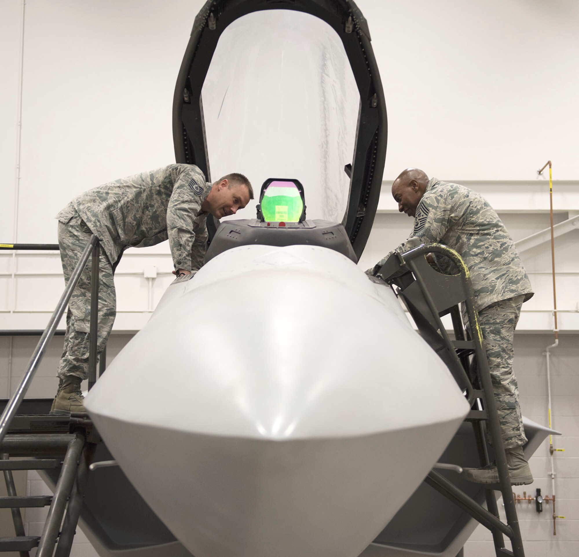 CMSAF Wrights visits Sheppard AFB