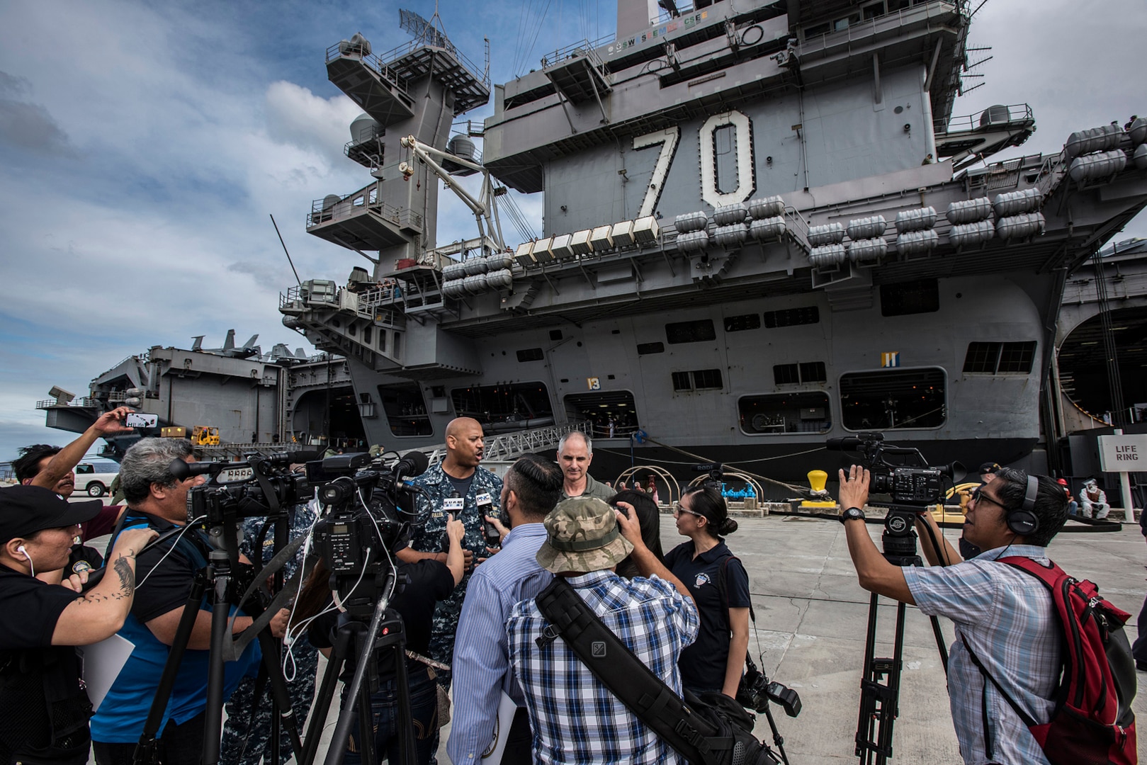 Carl Vinson Strike Group Arrives in Guam > U.S. Indo-Pacific Command ...