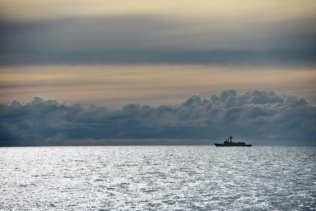 Australian Royal Navy ship HMAS New Castle sails in the Pacific Ocean as part in Exercise Sea Series 18 June 17, 2018. U.S. Marines joined the Amphibious Task Group to assist in the exercise as part of bilateral training and to bolster partnerships.