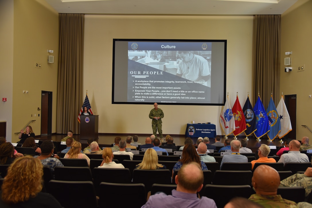 Distribution commander unveils command philosophy at inaugural town hall