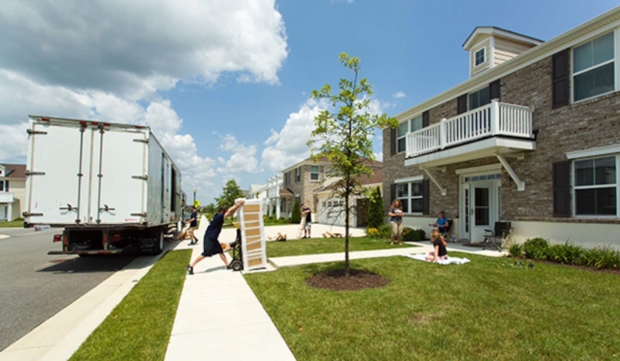 Use of the Defense Personal Property System, or DPS, website at http://www.move.mil is required to request shipment dates.