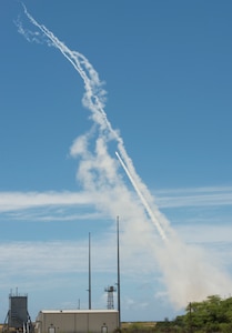 U.S. Army soldiers fire a volley of rockets from a High-Mobility Artillery Rocket System (HIMARS) at the ex-USS Racine (LST-1191), positioned at sea, during a missile exercise July 11 at Pacific Missile Range Facility Barking Sands on the island of Kauai, Hawaii, during the Rim of the Pacific (RIMPAC) exercise. This marks the first time land-based units have participated in a live-fire event during RIMPAC. Twenty-five nations, 46 ships, five submarines, about 200 aircraft, and 25,000 personnel are participating in RIMPAC from June 27 to Aug. 2 in and around the Hawaiian Islands and Southern California. The world’s largest international maritime exercise, RIMPAC provides a unique training opportunity while fostering and sustaining cooperative relationships among participants critical to ensuring the safety of sea lanes and security of the world’s oceans. RIMPAC 2018 is the 26th exercise in the series that began in 1971.