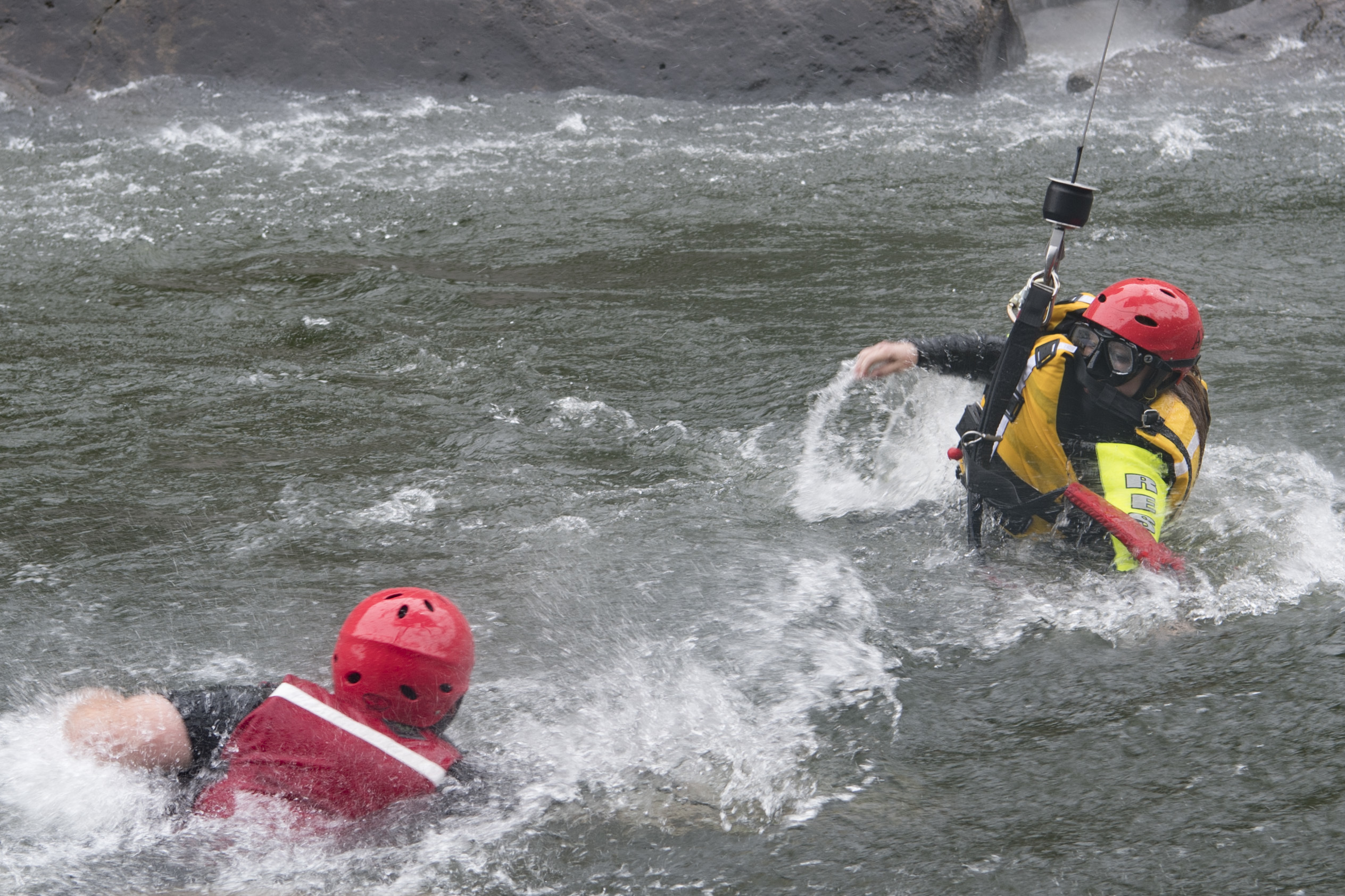 Swift water, aviation troops dive into training to earn FEMA Level 1  certification > West Virginia National Guard > News