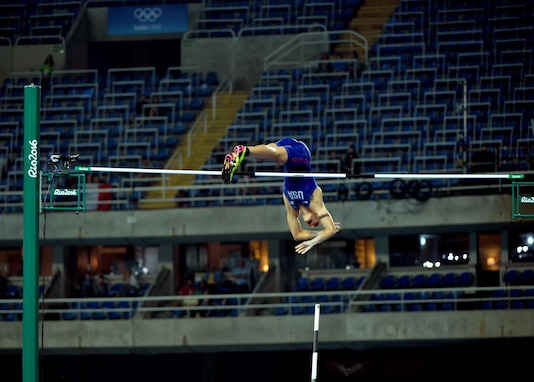 2nd Lt. Sam Kendricks wins pole vault bronze at Rio Games