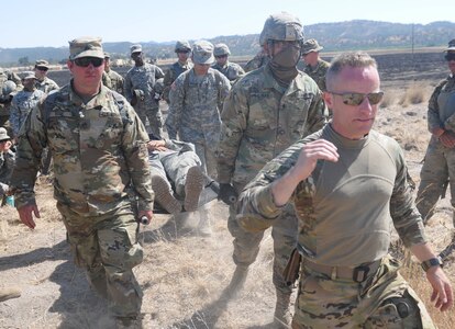 MEDEVAC 101: Army Reserve Soldiers train on the fly