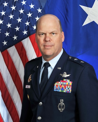 MAJOR GENERAL STEPHEN L. DAVIS > U.S. Air Force > Biography Display