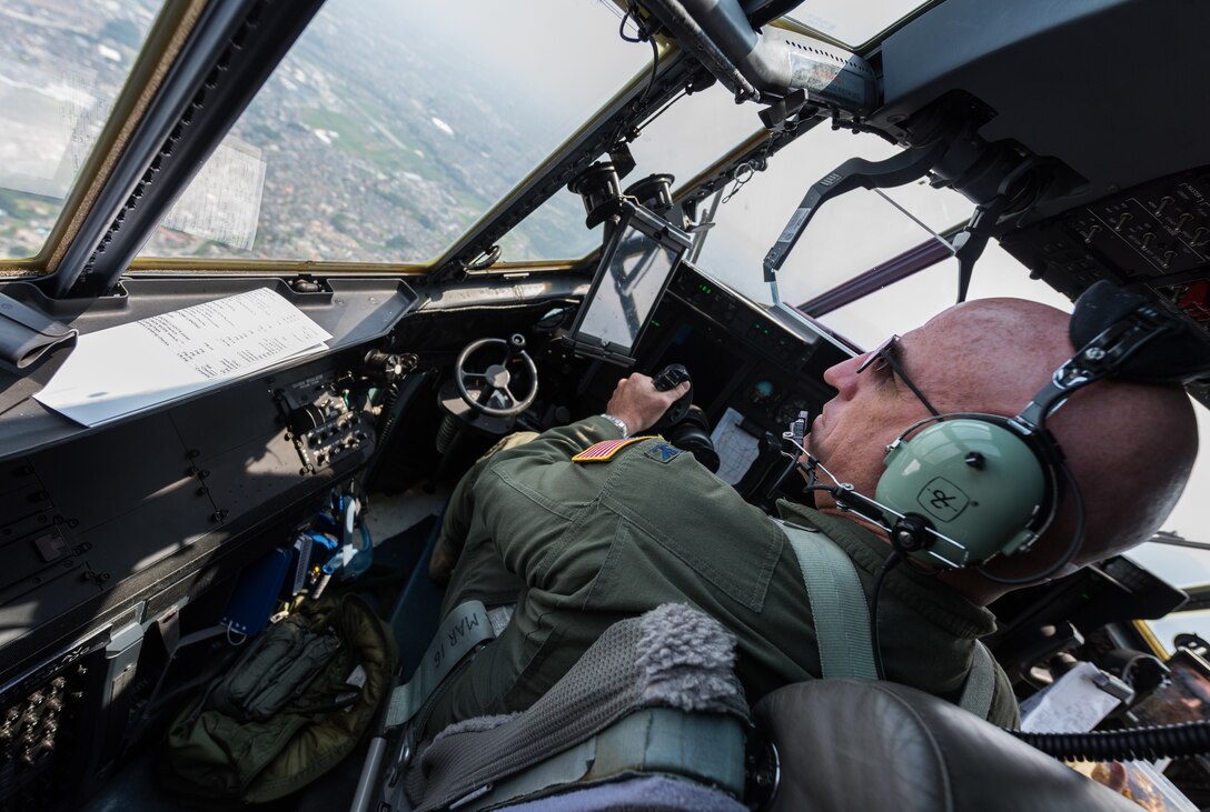 Col. Moss completes fini flight at Yokota