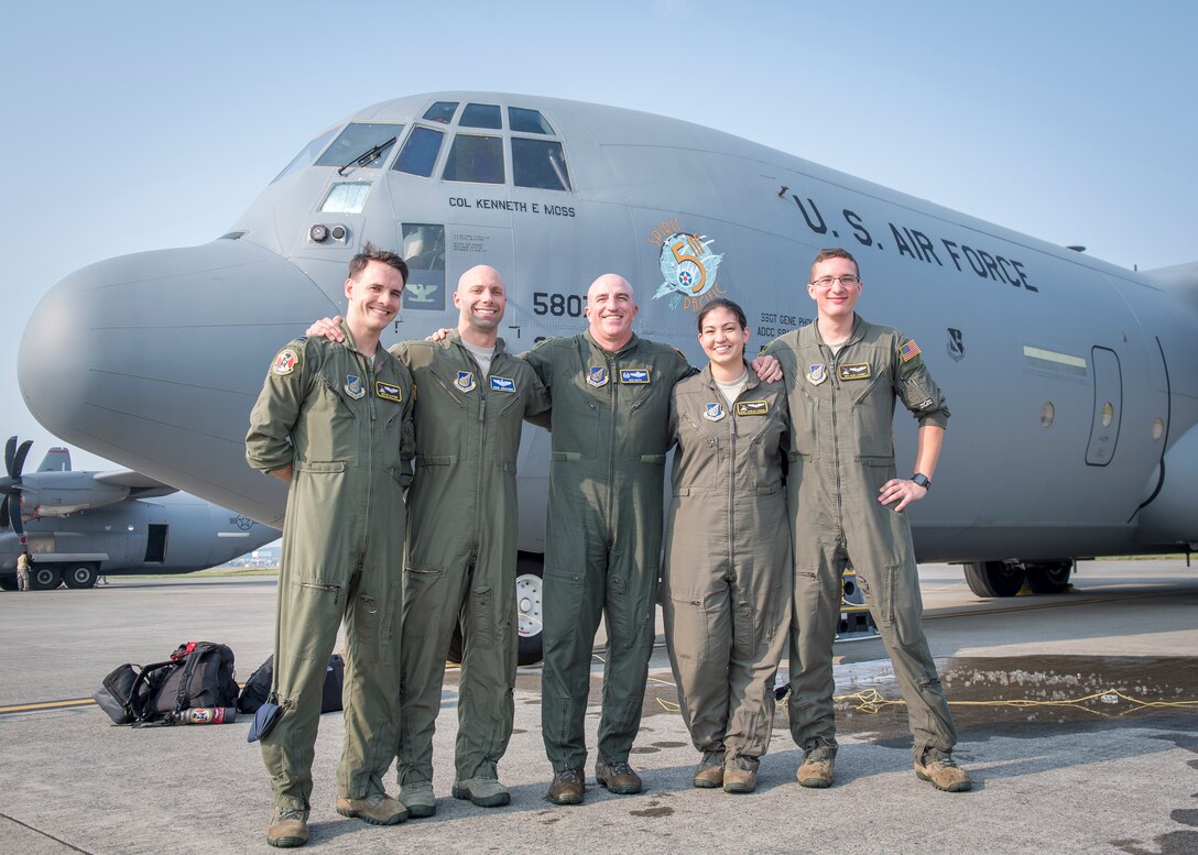Col. Moss completes fini flight at Yokota