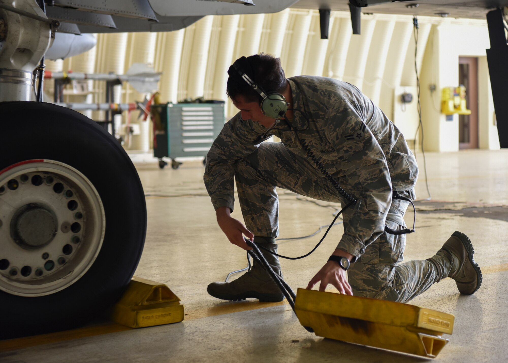 From pulling chocks to medical talks One Team, One Fight > Osan Air