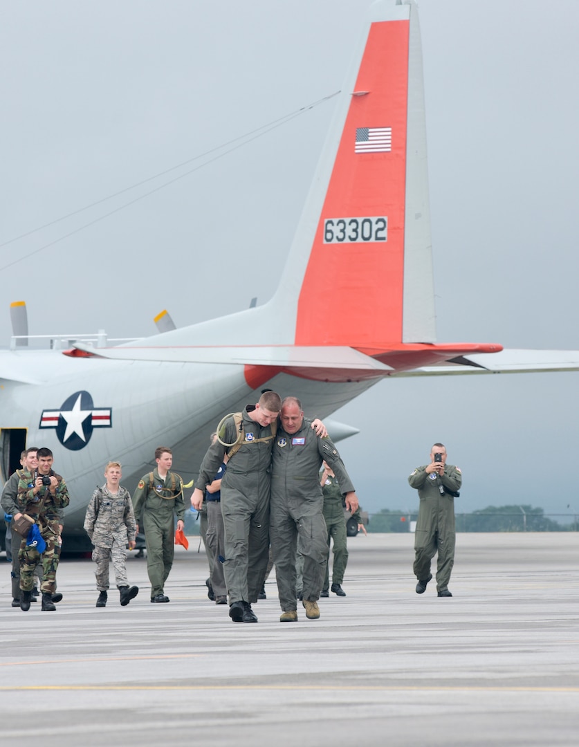 N.Y. Air Guard pilot takes final flight to end 33 year run