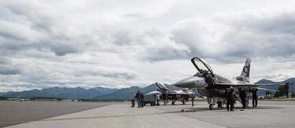 PACAF Demo Team, Eielson AFB jets support Artic Thunder 2018