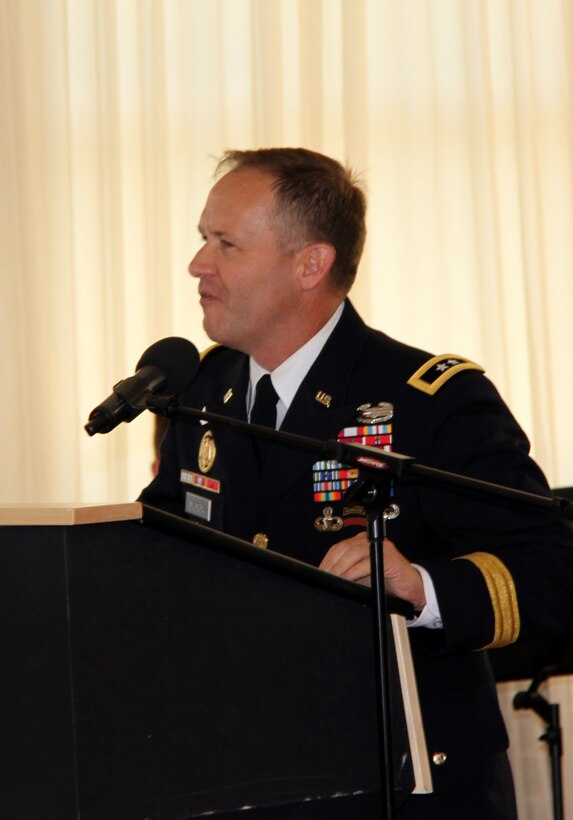 Maj. Gen. Milhorn speaks at change-of-command ceremony
