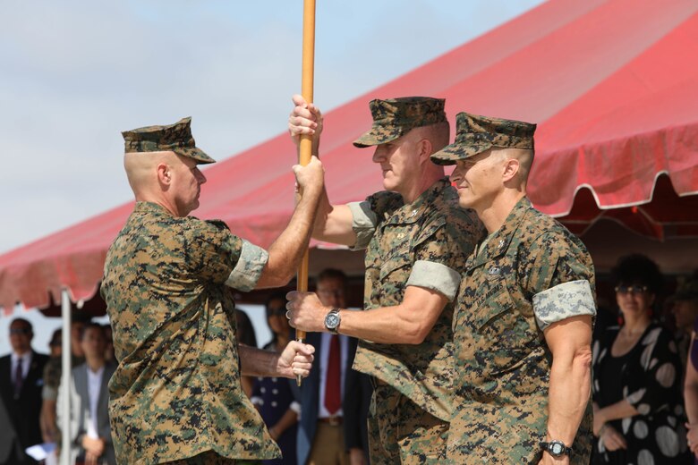 Col. Jason G. Woodworth relinquishes command of MCAS Miramar