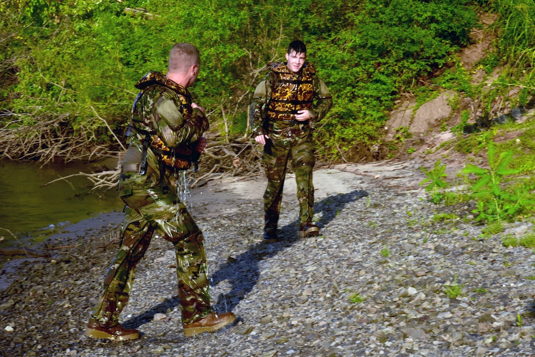 Reserve engineers drop into the Arkansas River for River Assault 2018