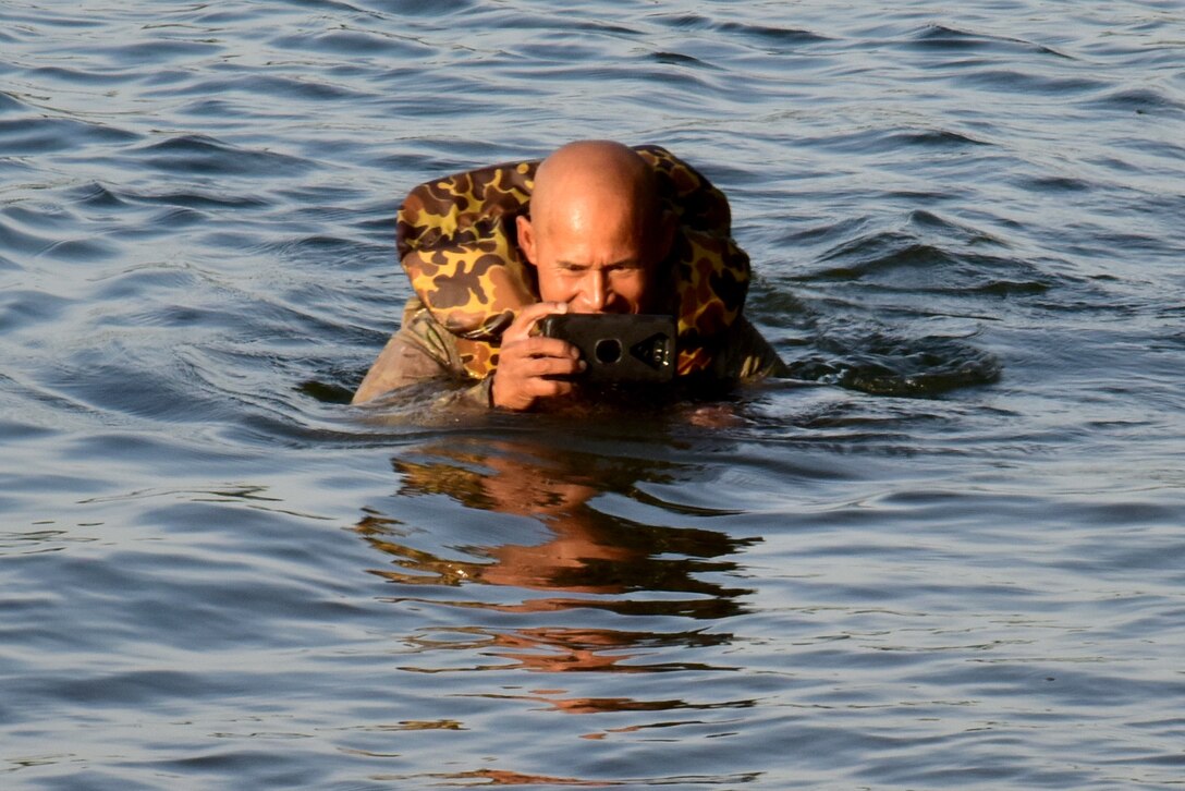 Reserve engineers drop into the Arkansas River for River Assault 2018