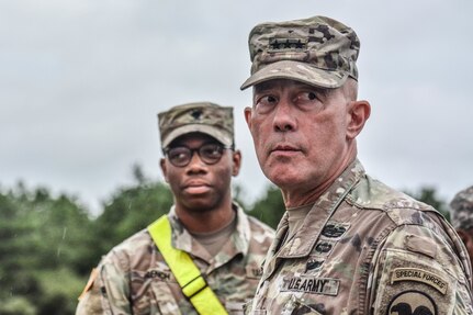 LTG Luckey at Cold Steel II