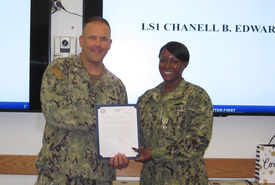 Hawaii Sailor recognized for outstanding volunteer service