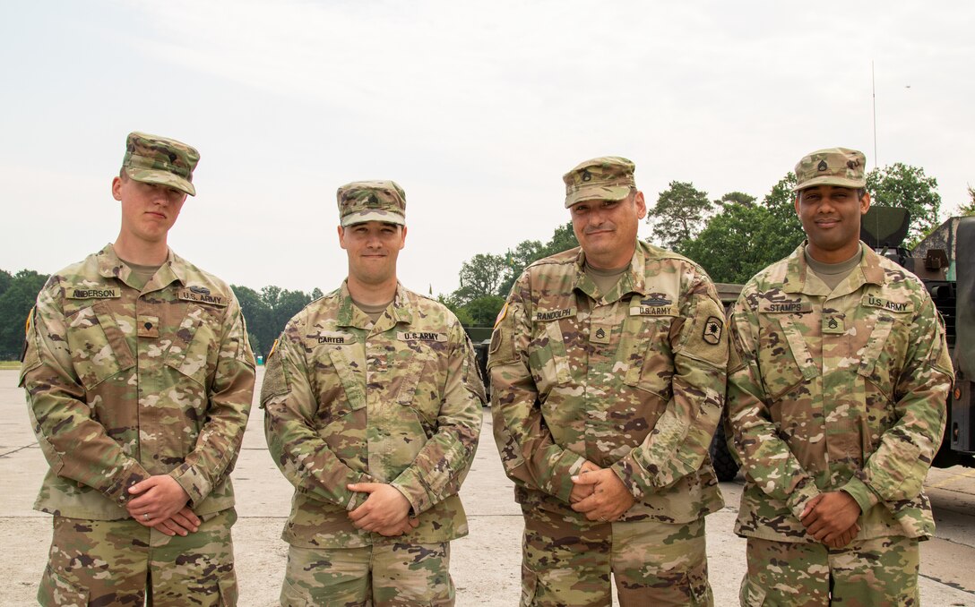 Army Reserve transportation coordinators keep troops moving during Saber Strike 18