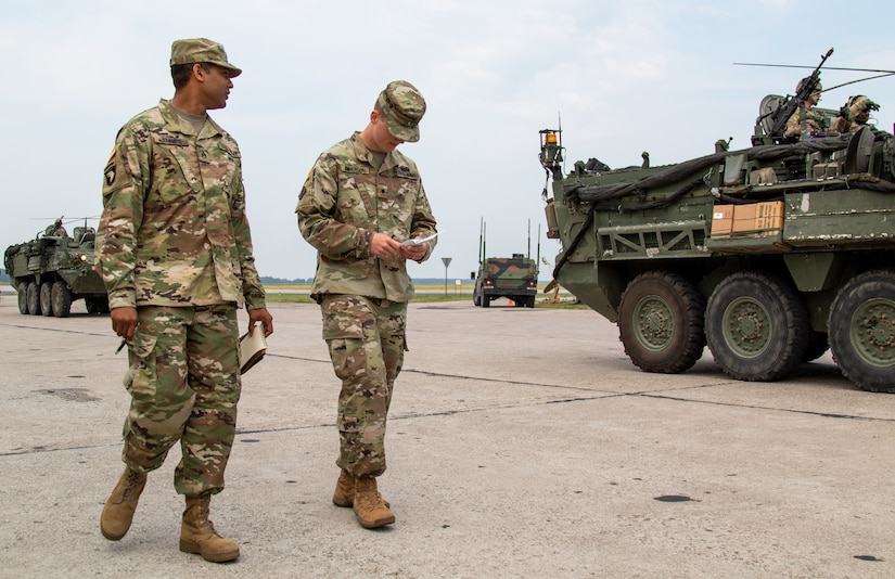 Army Reserve transportation coordinators keep troops moving during Saber Strike 18