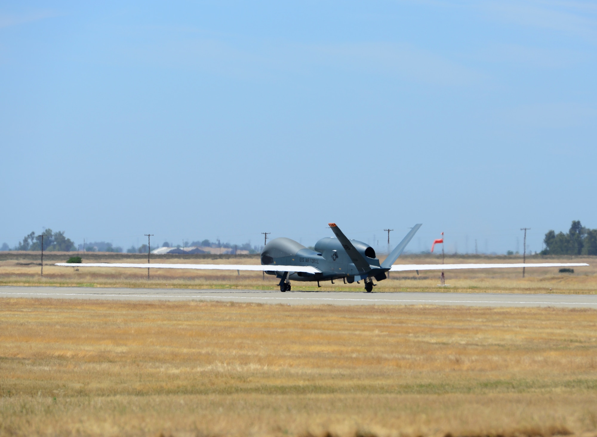 12th AMU keeps Global Hawks flying