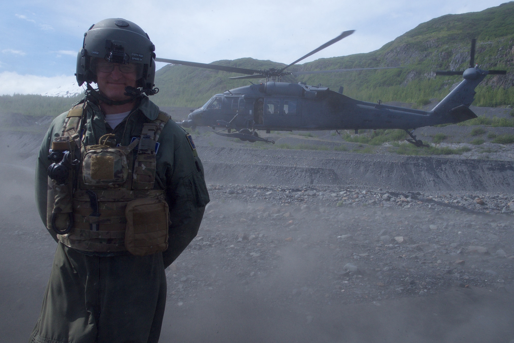 Chief Master Sgt. Lance Jordan flies with Pave Hawk crew for fini flight.