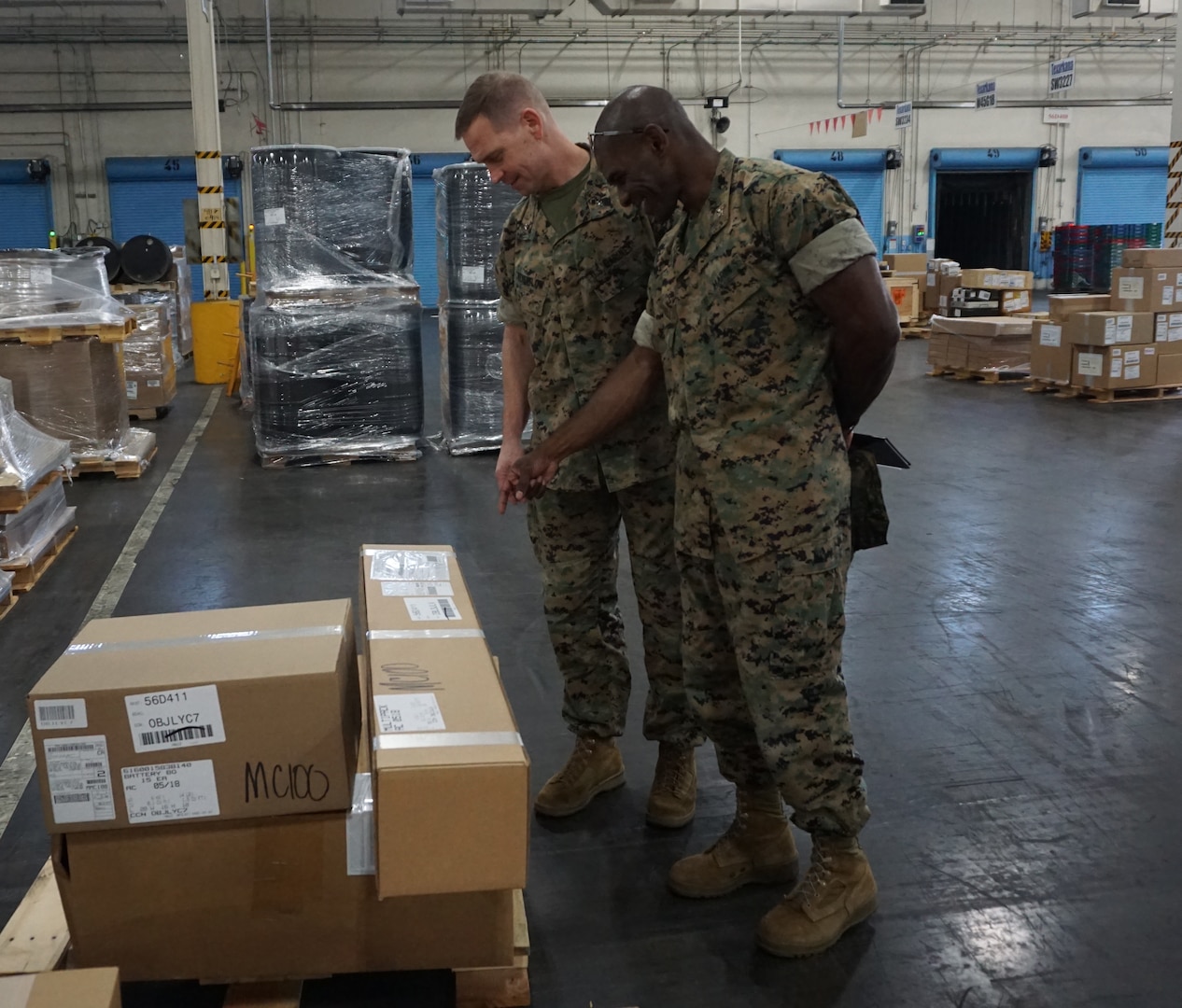 Assistant deputy commandant for Installation and Logistics, Headquarters, U.S. Marine Corps visits DLA Distribution San Joaquin