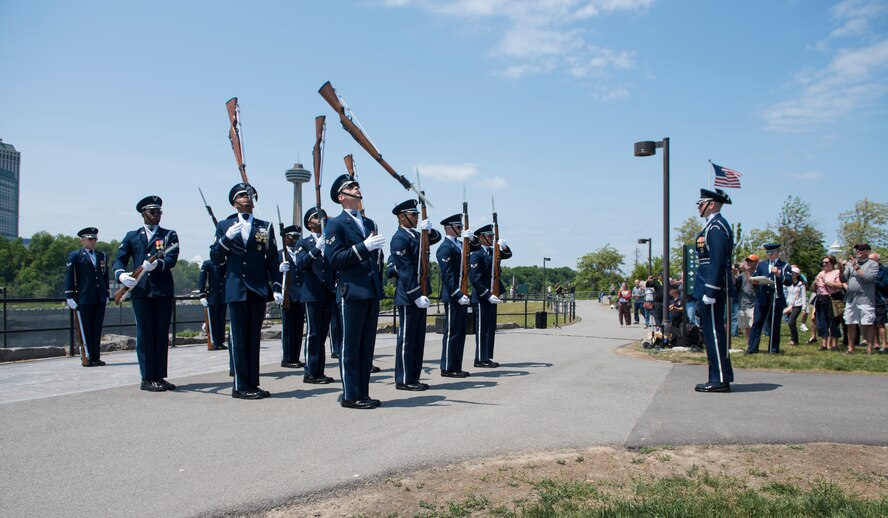 Mass enlistment ceremony held at Niagara Falls